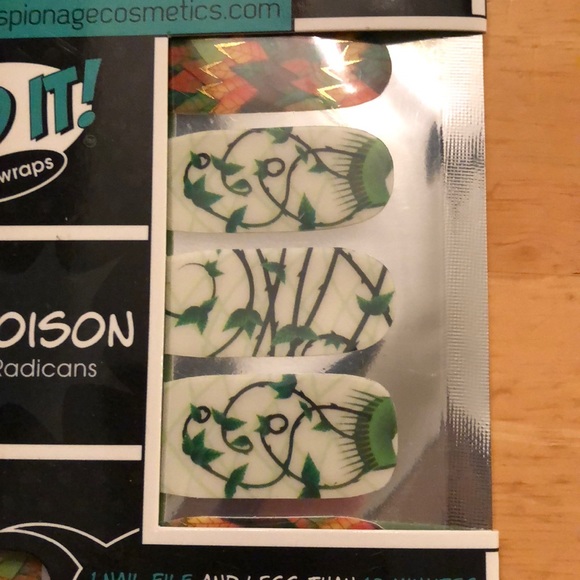 Espionage Cosmetics Nail Wrap Pretty Poison - Picture 3 of 3